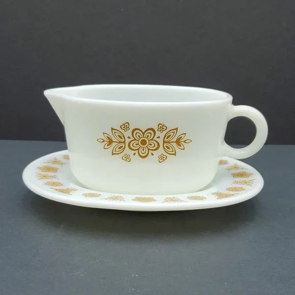 Pyrex Butterfly Gold Gravy Boat with Underplate Sauce Server and Plate - Picture 2 of 10